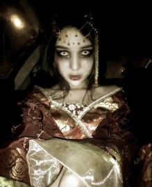 郭美美杨贵妃僵尸妆 再创新雷区