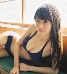 日本美女乳房艺术照图片动态图_