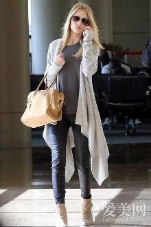 今年流行怎么穿?<em>长款</em>针织<em>开衫</em>修身显高【1】