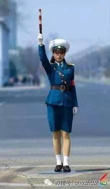 揭秘<em>朝鲜人</em>的交通,满街漂亮的女交警!汽车只有