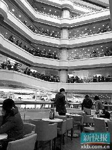 女大学生发明丁字裤避孕套 防止<em>体液</em>接触(组图