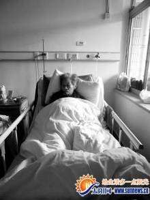 热水袋破裂漏水烫伤老太 两脚趾严重溃烂被截