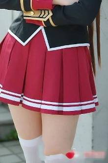 日本少女美腿大赛上演丝袜"绝对领域" 让人hold不住(组图)