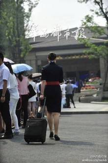 西藏航空成都招空姐 薪水高引来千名美女(图)