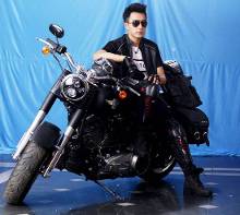 刘恺威骑哈雷演痞男 新剧《<em>你是我的姐妹</em>》开