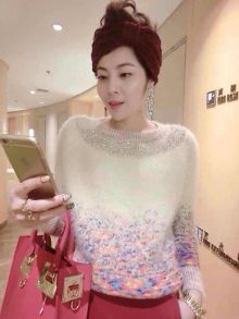 【巧搭配】 <em>蕾丝</em>与<em>毛衣</em>的拼接【1】-新闻频道