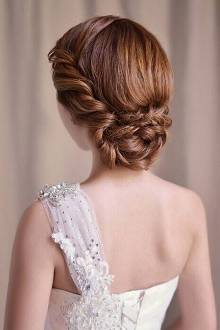 <em>2015年</em>流行<em>新娘发型</em>,<em>韩式新娘发型</em>特点及趋势