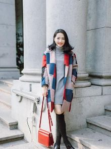 冬季流行<em>穿法</em> <em>高领毛衣</em>搭配大衣【1】-新闻频