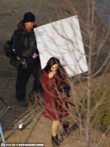 女劳模!杨幂不惧严寒 穿肉色<em>丝袜</em>拍戏-新闻频道