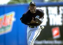 乔丹大手为何抓不到棒球?从乔丹打棒球的态度