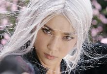 脑瓜顶<em>有根白头发</em>,除了拔掉,真没别的办法了?