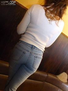 <em>街拍</em>:<em>牛仔</em>裤性感美女组图-新闻频道-手机搜狐