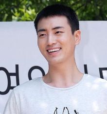 短寸飞机头领潮<em>男生发型</em> <em>寸头</em>帅哥大pk【1】-