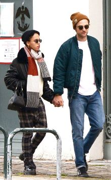 暮光之城男主与<em>女友</em>订婚 <em>个性</em>新娘爱哪款婚纱