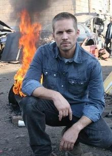 图揭明星车祸惨剧:保罗 沃克去世 胡歌毁容 香妃