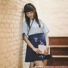 皇宫后庭旧 时裳