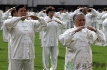 怎样练气功能延缓衰老 老人练好气功身体好