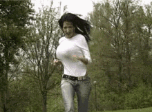 胸大就<em>应该</em>这样<em>穿</em>,好看又不会走光!【1】-新闻