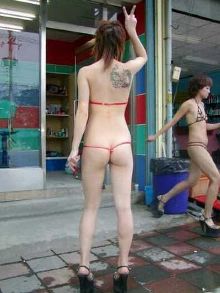 广西官员与两名女大学生玩双飞 大尺度照片曝