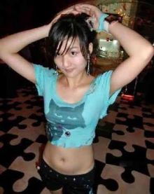 广西官员与两名女大学生玩双飞 大尺度照片曝