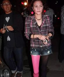 张柏芝的妈妈宣布出道接演三级片