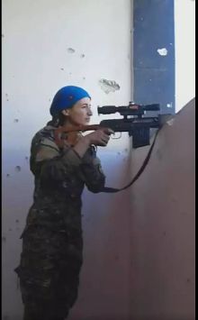 心真大:库尔德女兵差点被一枪爆头不当回事儿