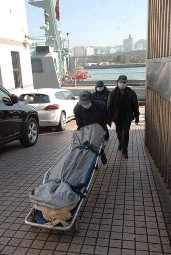 一违建拆不倒 业主曾任职副市长 丰腴巩俐穿紧旗袍 艳压印第一美女