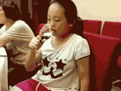 妹子你这喝酒的姿势 把人看醉啦-新闻频道-手机搜狐