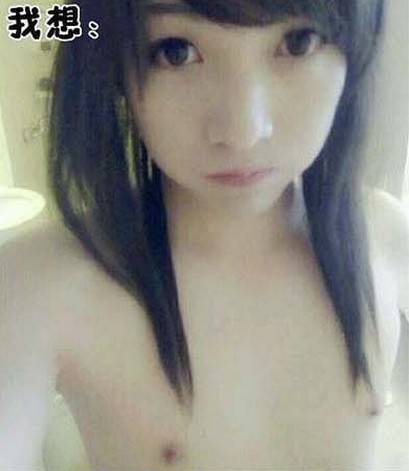 吐槽:埋伏痴汉专摸黑丝腿