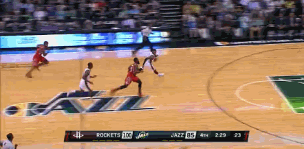 伯克快攻拉杆上篮