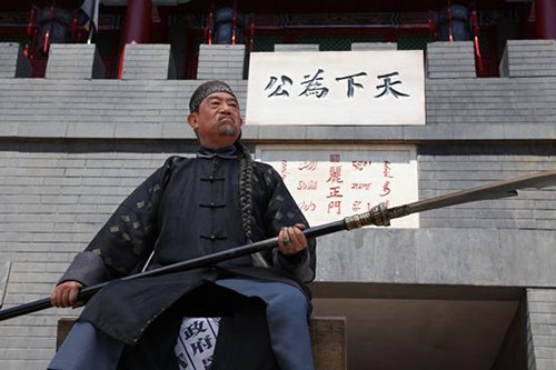 《打狗棍》年度跨度大 巍子不怕扮老怕装嫩