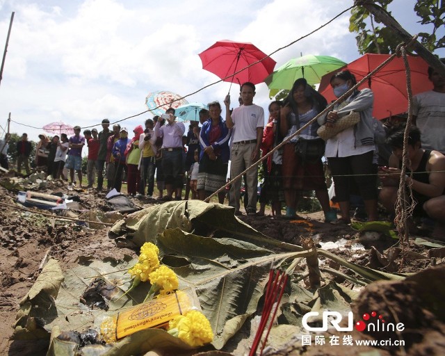 据报道称,老挝航空公司的一架航班在巴色附近坠入湄公河.