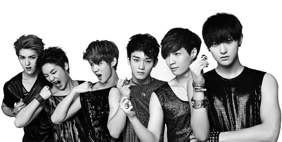 exo团体中的exo-m,从左至右分别为:kris,xiu min,鹿晗,chen,lay,tao