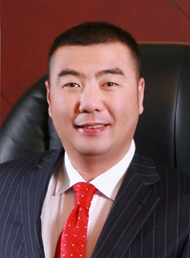其中不乏成功人士.而潘兴东便是其中的佼佼者.