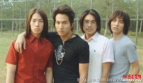 是一种夏威夷吉他的名称,