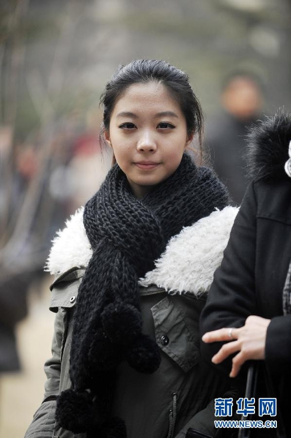 实拍:北京电影学院初试日"美女"考生表情_焦点图_中国