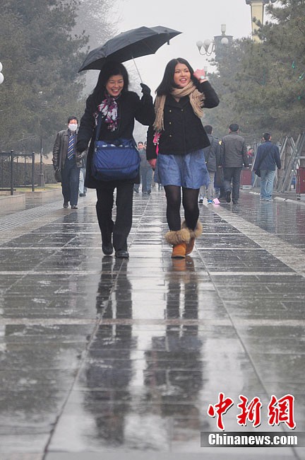 部分地区为雨夹雪,降水将于当日夜间结束,转为多云天气.