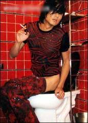 组图:挑战呕吐极限 胡兵最妩媚妖娆写真曝光