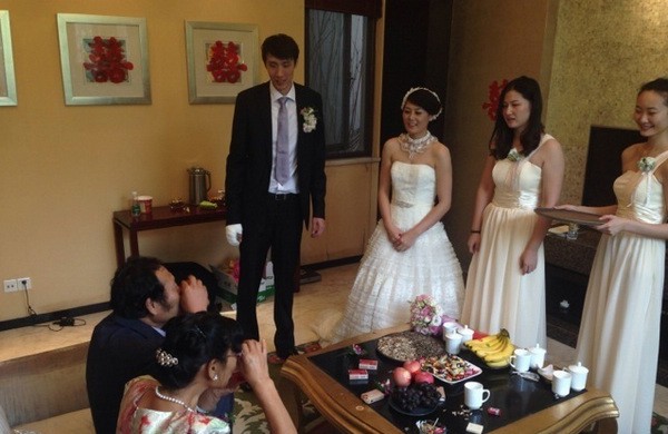 组图:男篮国手易立大婚 携娇妻纯美婚纱照曝光